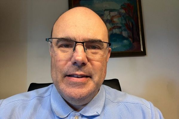 Животът не е като двучасов филм изпъстрен с обрати и пътувания по целия свят
