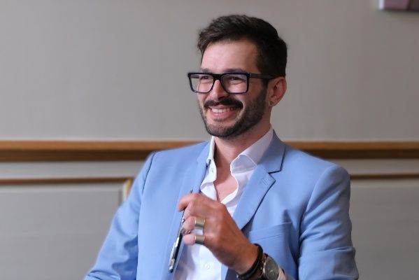Търсете одобрението и подкрепата на колегите и екипа си, а не само на ръководителите