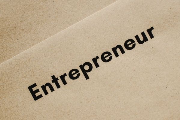 Growth of new companies and decline of bankruptcies in Bulgaria. What lies behind the numbers?