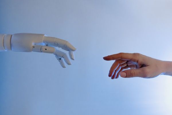 Над 30 водещи HR лидери за AI: заплаха или възможност?